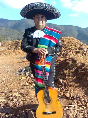 ALEJO ALLENDE ORELLANA  Avisos gratis en Chile en Recoleta |  ALEJO ALLENDE ,EL CHARRO QUE CANTA BONITO 97181780 MARIACHI PROFESIONAL, ALEGRE SUS FIESTAS FAMILIARES CON MARIACHIS ,MARIACHI TECALITLAN EL MEJOR 