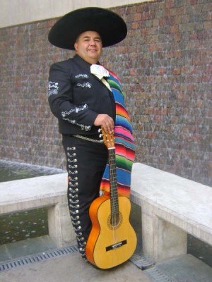 ALEJO ALLENDE ORELLANA  Avisos gratis en Chile en Santiago |  ALEJO ALLENDE ,EL CHARRO QUE CANTA BONITO 97181780 MARIACHI PROFESIONAL, SERENATAS A DOMICILIO CON EL MEJOR MARIACHI DE CHILE,MARIACHI TECALITLAN