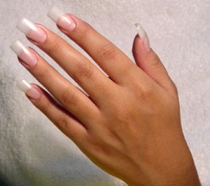 francisca Avisos gratis en Chile en Santiago |  U&ntilde;as acrilicas a domicilio, Te comes las u&ntilde;as? Aburrida de las u&ntilde;aa cortas?