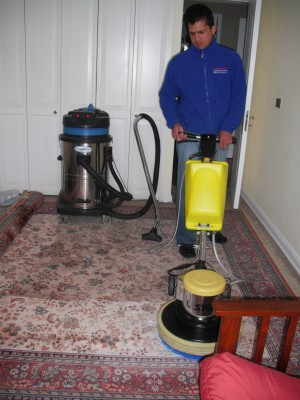 LIMSANPA Avisos gratis en Chile en Santiago |  LAVADO DE ALFOMBRAS,TAPICES,PISOS,VIDRIOS,ASEO PROFUNDOS.02-6330829, MASTER EN LA LIMPIEZA