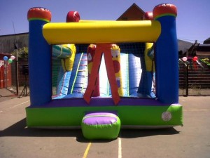 ESTHER Avisos gratis en Chile en Concepci&oacute;n |  ARRIENDO JUEGO INFLABLE TOBOGAN, JUEGO INFLABLE