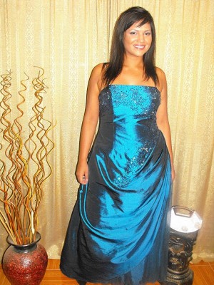 MARCELA MU&Ntilde;OZ Avisos gratis en Chile en La Reina |  VESTIDOS PARA MADRINAS FIESTAS PAJES15A&Ntilde;OS ARRIENDO TENEMOS 800 VESTIDOS, LLAMANOS 8/9581664   y coordinemos una visita 2736368 atencion todo el a&ntilde;o