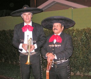 RENE MARTINEZ Avisos gratis en Chile en Santiago |  charros precios juarez mariachis santiago, buena y alegre musica ranchera