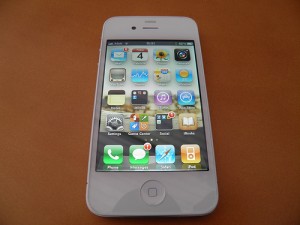 fareed Avisos gratis en Chile en Santiago |  venta:Apple iPhone 4G 32GB--$400usd,HTC ThunderBolt 4G--$360usd, Buy any 2 units you will be given 1 FREE.