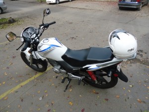  Avisos gratis en Chile en Las Condes |  Se vende moto marca honda modelo storm a&ntilde;o 2012 con 5.000 kilometros, color, Celular 90730000