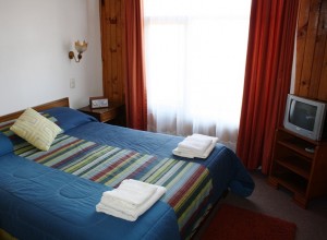 Francisco Avisos gratis en Chile en Santiago |  HOSTAL & TRANSFER EN PUERTO MONTT, hostal, hospedaje, transfer, alojamiento, hotel, tours