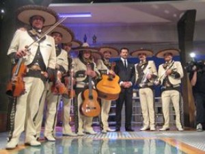 mauricio Avisos gratis en Chile en Santiago |  Mariachis y serenatas en santiago 77915239 / 73066686, Serenatas, mariachis, charros, aniversarios, matrimonios