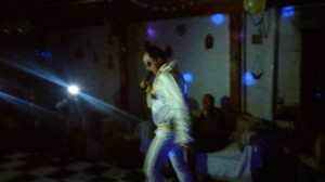 rzproducciones Avisos gratis en Chile en Santiago |  Doble de elvis, animador,dj, karaoke, bandas en vivo,karaoke, Amplificacion, luces, pantallas, escenarios, musica en vivo