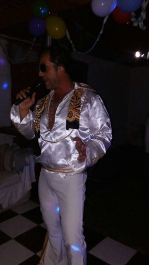 rzproducciones Avisos gratis en Chile en Santiago |  Despedidas de soltera a domicilio, todo lo que necesitas, Animador, dj, doble de elvis, bailarines,karaoke,amplificacion, luces