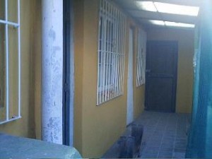 alberto Avisos gratis en Chile en La Granja |  Vendo casa en la comuna de la granja, con dos departamentos interiores, ubicada en avenidas principales