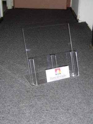 Jorge Castillo Alegr&iacute;a Avisos gratis en Chile en Santiago |  PORTA FOLLETOS Y DISPLAYS ACRILICO, Artesanos del Acr&iacute;lico, Porta Folletos de sobremesa con/sin bolsillos