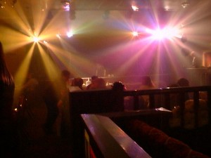 Iluminacion Laser Avisos gratis en Chile en Santiago |  Discopeque Disco peques minidisco fiestas para ni&ntilde;os discopeques Hannah Mon, Hannah Montana Patito feo minidisco maquinas de nieve juegos animaci&oacute;n infa