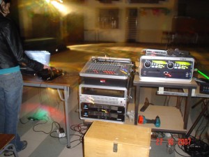 Iluminacion laser Avisos gratis en Chile en Santiago |  Fiesta en casa m&uacute;sica para fiestas a domicilio cumplea&ntilde;os eventos luces amp, m&uacute;sica para fiestas m&uacute;sica para fiestas...