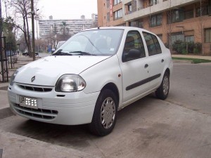 Carlos Avisos gratis en Chile en Santiago |  VENDO RENAULT CLIO II RN SED&Aacute;N - A&Ntilde;O 2001 , S&Oacute;LO 91.500 KM ESTADO IMPECABLE.