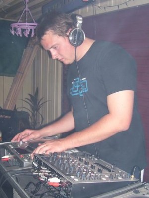 Iluminacion Laser Avisos gratis en Chile en Santiago |  Dj para fiestas, iluminacion, amplificacion, efectos., Dj para fiestas, m&uacute;sica para fiestas, iluminaci&oacute;n amplificaci&oacute;n para fiesta