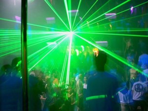 Iluminacion Laser Avisos gratis en Chile en Santiago |  Arriendo luces para fiestas eventos maquina de humo maquina de espuma luces, Arriendo luces para fiestas, luces de colores, ritmicas, ultravioletas, str