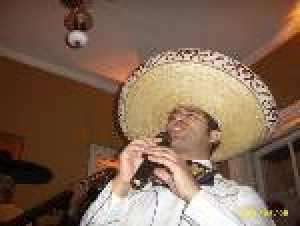 RENE MARTINEZ R. Avisos gratis en Chile en Santiago |  Juarez de Chile mariachis y charros., la musica entretenida.