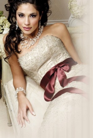 Wilma Fuentes Avisos gratis en Chile en Santiago |  PELUQUERIA**MAQUILLAJES**PEINADOS**ATENCION A DOMICILIO, WILMA FUENTES**ESPECIALISTA EN NOVIAS * GRADUACIONES * FIESTAS