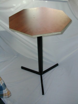 Carlos Avisos gratis en Chile en Santiago |  MESAS DESARMABLES PRA CUATRO PERSONAS, Por Termno de Giro