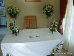 Mauricio Rojas Avisos gratis en Chile en Santiago |  ARREGLOS FLORES NATURALES , RAMOS DE NOVIA, DECORACION MATRIMONIOS, MAURICIO ROJAS - WILMA FUENTES PEINADOS Y MAQUILLAJES A DOMICILIO