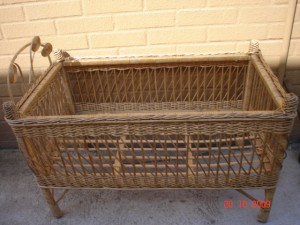 Lorena  Avisos gratis en Chile en Independencia |  Cuna de  Mimbre en buen estado vendo, por espacio