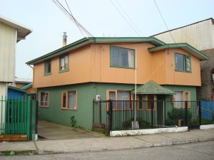 ALFREDO Avisos gratis en Chile en Puerto Montt |  VENDO TRES CASAS EN UN SOLO SITIO DE 400MTS2 EN PUERTO MONTT, IDEAL PARA TRABAJAR CON PENSIONISTA,CABA&Ntilde;AS,HOSPEDAJE ETC...
