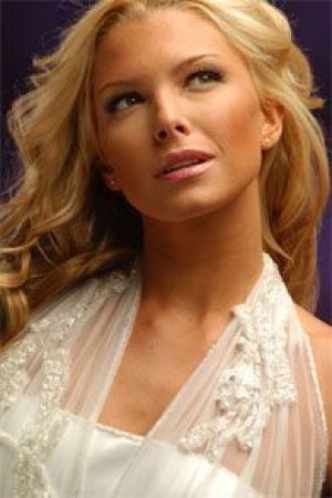 Mauricio Rojas Avisos gratis en Chile en Santiago |  ARREGLOS FLORES NATURALES , RAMOS DE NOVIA, DECORACION MATRIMONIOS, MAURICIO ROJAS - WILMA FUENTES PEINADOS Y MAQUILLAJES A DOMICILIO