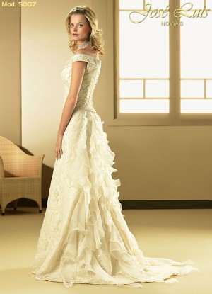 Mauricio Rojas Avisos gratis en Chile en Santiago |  ARREGLOS FLORES NATURALES , RAMOS DE NOVIA, DECORACION MATRIMONIOS, MAURICIO ROJAS - WILMA FUENTES PEINADOS Y MAQUILLAJES A DOMICILIO