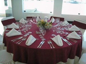 AMBUL Avisos gratis en Chile en Santiago |  ARRIENDO SERVICIO DE VAJILLA, ARRIENDO