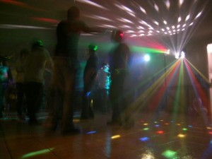 simon mainemer Avisos gratis en Chile en Osorno |   AMPLIFICACI�N E ILUMINACI�N PARA FIESTAS Y EVENTOS, ARRIENDO, AMPLIFICACION, ILUMINACION Y MUSICA PARA CUALQUIER EVENTO.